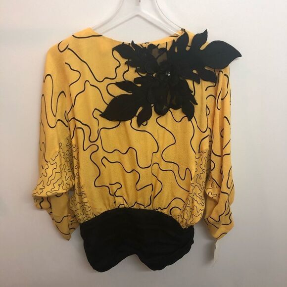 Suzie Lee Blouse Skirt Abstract Print Flower Yellow Black 2 Piece Silk M NWT - Picture 1 of 6